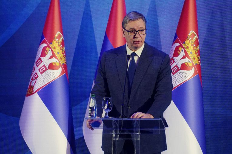 VUČIĆ O NACIONALNOJ DIGITALNOJ STRATEGIJI: Do kraja godine 3 superkompjutera