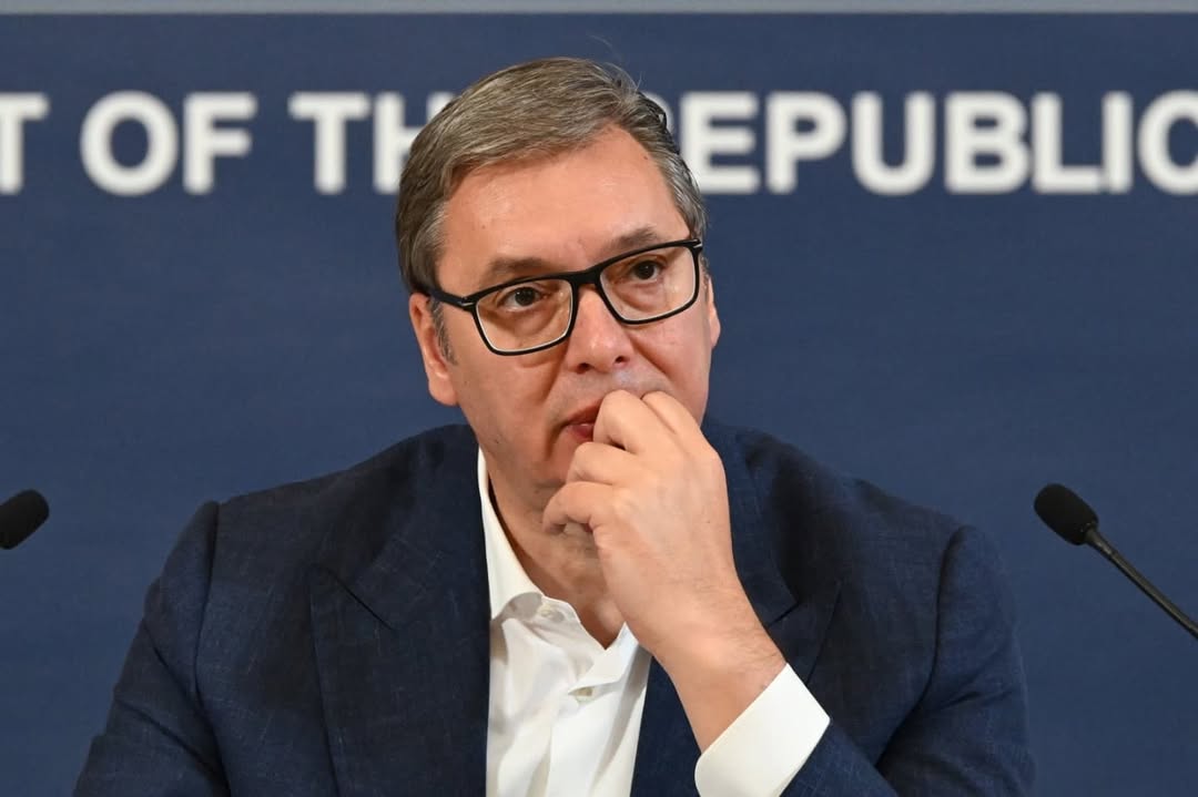VUČIĆ SE OBRATIO JAVNOSTI POVODOM GODIŠNJICE TRAGEDIJE U NOVOM SADU: „Sutra ne treba da bude dan koji će da nas razdire, već da nas ujedini u tuzi“