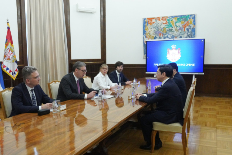Aleksandar Vučić na sastanku