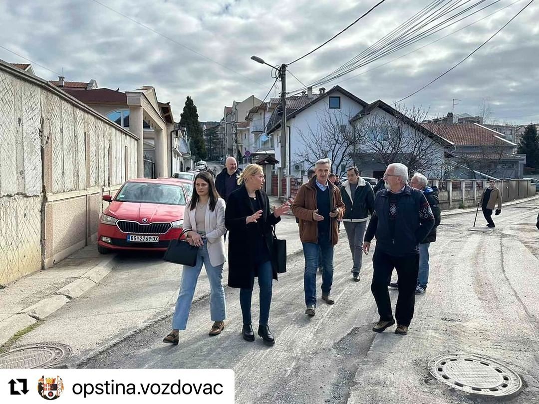 OPŠTINA REAGUJE NA INICIJATIVU STANARA: Građani ulice Vojvode Vlahovića postigli rešenje za probleme sa kanalizacijom