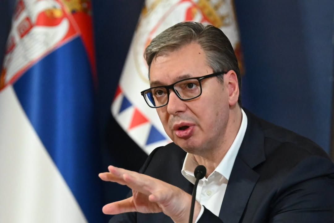 VUČIĆ PRED SASTANAK SA MAKRONOM U PARIZU: Očekuje da će građanima doneti vesti koje ulivaju nadu i sigurnost pred zimu