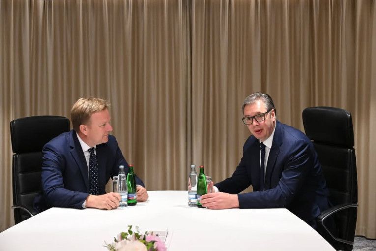 VUČIĆ I SORENSEN JUČE U PRAGU RAZGOVARALI O DIJALOGU: Predsednik Srbije istakao važnost ZSO i kompromisa za mir na Balkanu