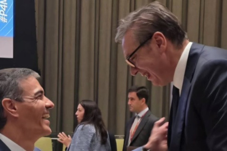 Aleksandar Vučić u razgovoru sa Pedrom Sančesom u sali Ujedinjenih nacija
